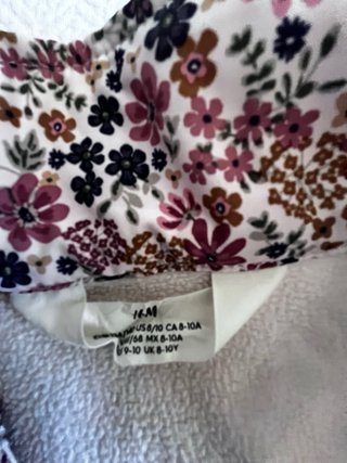 Chaqueta chubasquero floral