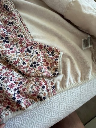 Chaqueta chubasquero floral