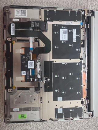 Portátil Framework 13 7840U (Sin RAM/SSD)