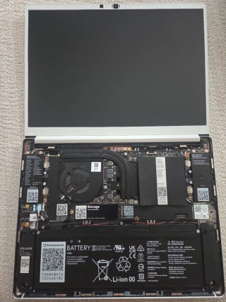 Portátil Framework 13 7840U (Sin RAM/SSD)