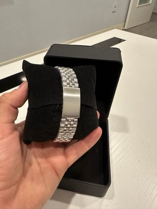 Reloj Seiko Verde 40mm con números arábigos
