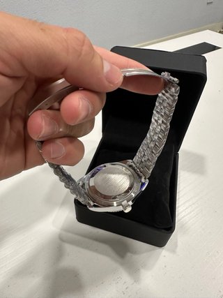 Reloj Seiko Verde 40mm con números arábigos