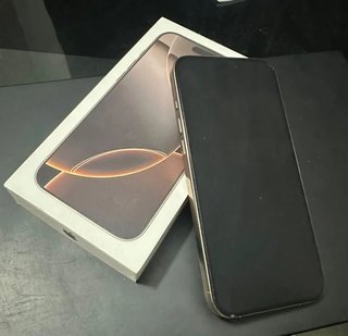 iPhone 16 Pro Max Dorado