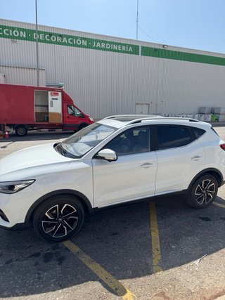 MG ZS Luxury 1.5 106 CV — 2023 — 17.500 km