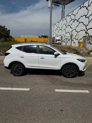 MG ZS Luxury 1.5 106 CV — 2023 — 17.500 km