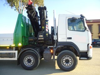 Volvo FM 440--CAMIONES CON GRUA