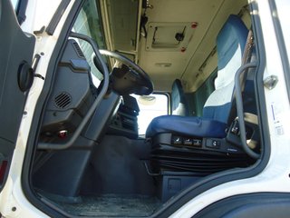 Volvo FM 440--CAMIONES CON GRUA