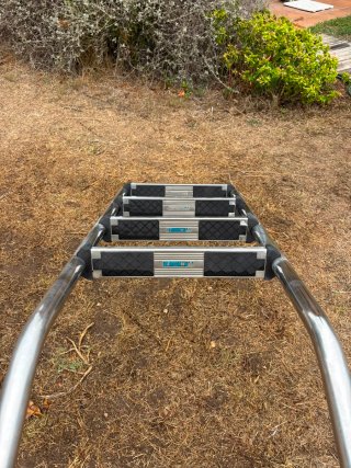 Escalera para piscina de metal