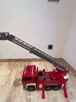 Camión Bomberos Bruder MAN con Escalera