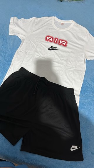 Conjunto Nike Camiseta Blanca y Pantalón Negro
