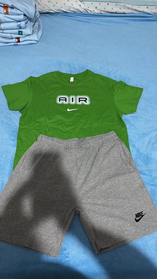 Conjunto Nike Camiseta Blanca y Pantalón Negro
