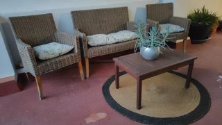 Mesa y sillones de jardín para 4 personas