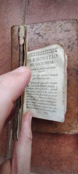 Libros antiguos. Tres libros del siglo XVIII.