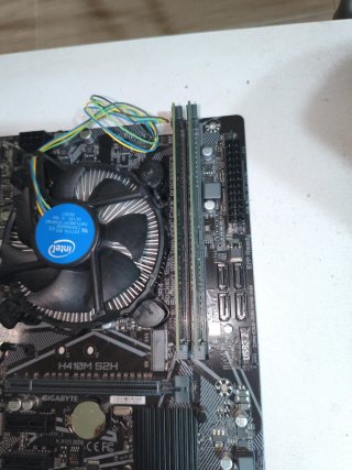 Placa Base Gigabyte H410M S2H + RAM + CPU