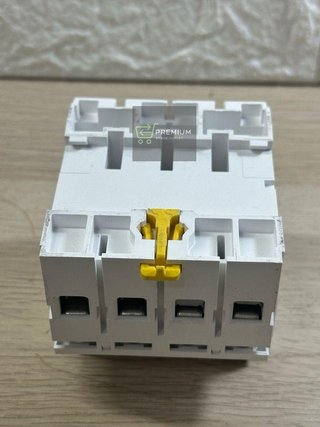 Schneider Electric A9Z01440 Disyuntor de Corriente