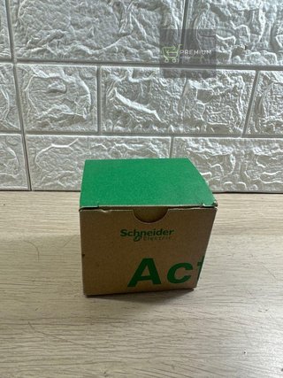 Schneider Electric A9Z01440 Disyuntor de Corriente