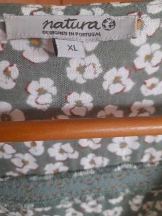 Vestido fresco estampado floral decotado