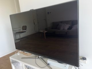 Televisor Samsung 55” 4K SUHD Smart TV · pantalla