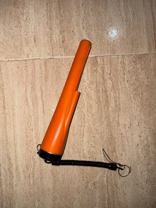 Detector de metales naranja