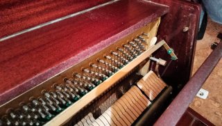 Piano Vertical Madera Pulida