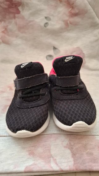 Zapatillas Nike Niña Negras y Rosas