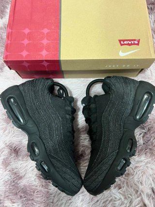 Nike Air Max 95 x Levi's Negro/Gris