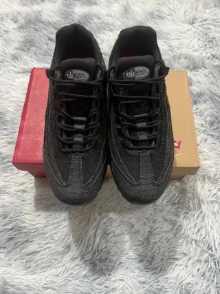 Nike Air Max 95 x Levi's Negro/Gris