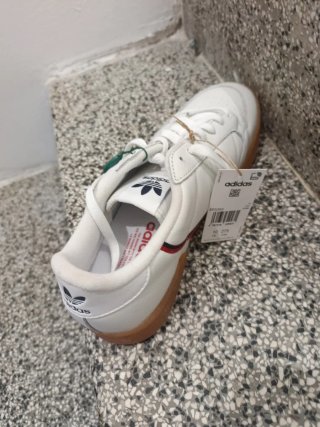 Scarpe sportive Adidas bianche