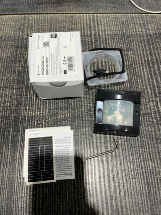 Sensor de movimiento Busch-Jaeger 6800-35-102C
