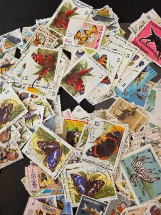 Lote de sellos de animales y naturaleza. 500 aprox