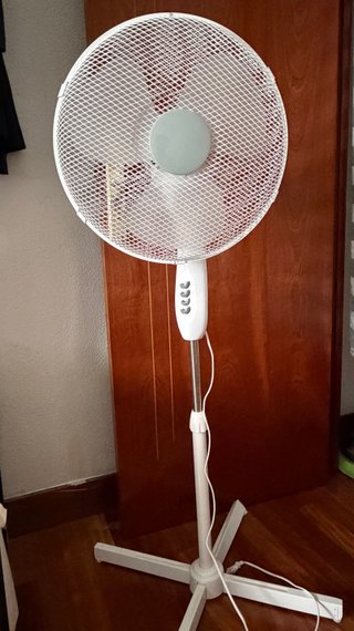 Ventilador de Pie Blanco