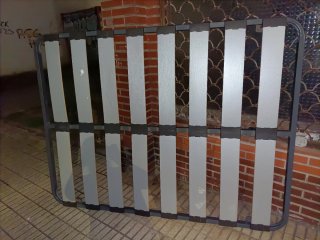 Somier 135 cm con sus patas