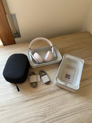 Beats Solo 4 Rosa — Como nuevos + garantía Apple