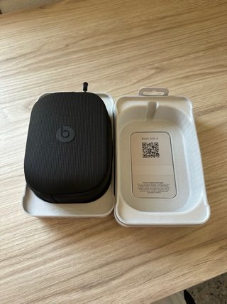 Beats Solo 4 Rosa — Como nuevos + garantía Apple