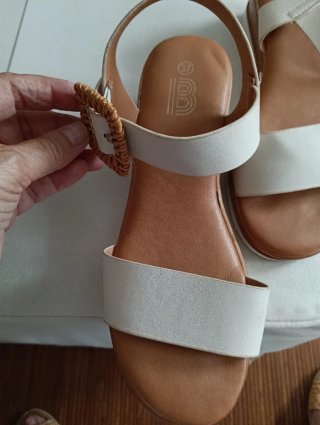 Sandalias cuña Bosanova blancas y marrón T37