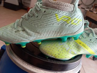 Botas fútbol niño T 35