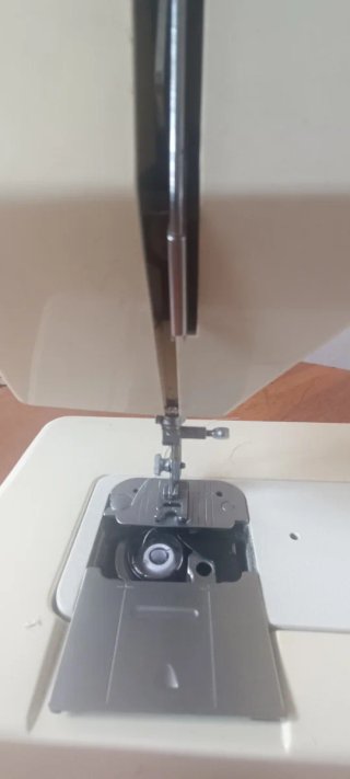Máquina de coser Singer 2110 Hay que reparar