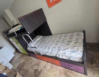 Litera infantil de madera con armario