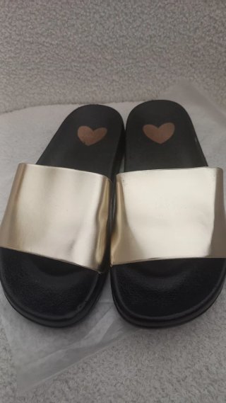 Chanclas doradas