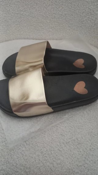 Chanclas doradas
