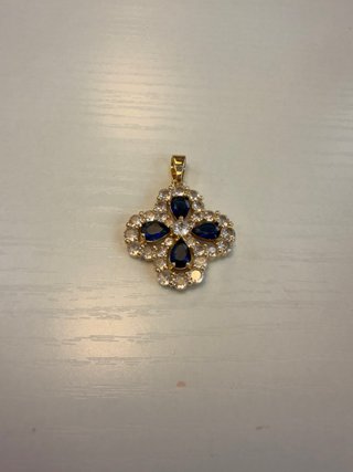 Colgante Flor Zafiro y Circonita Dorada