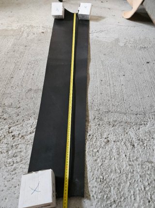 Pelle nera 150x30 cm