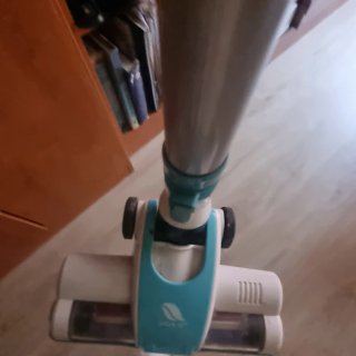 Aspiradora Escoba Blanca y Turquesa