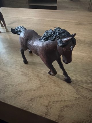 Figura caballo negro coleccionable