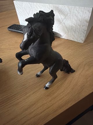 Figura caballo negro coleccionable