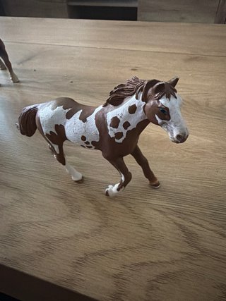 Figura caballo negro coleccionable