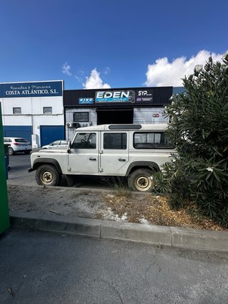 Land Rover Defender 2005