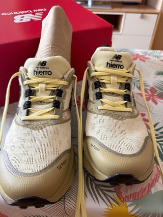 Zapatillas New Balance Trail Hierro Beige/Amarillo