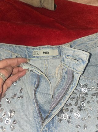 Pantalón corto vaquero Mom pedrería