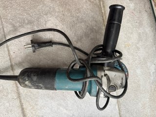 Radial Makita con cable